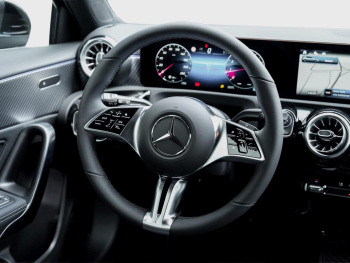 Mercedes-Benz A 200 Kompaktlimousine Progressive Distronic AHK
