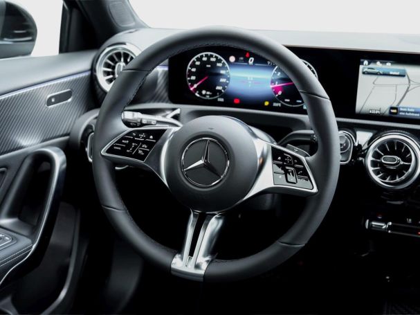 Mercedes-Benz A 200 Kompaktlimousine Progressive Distronic AHK