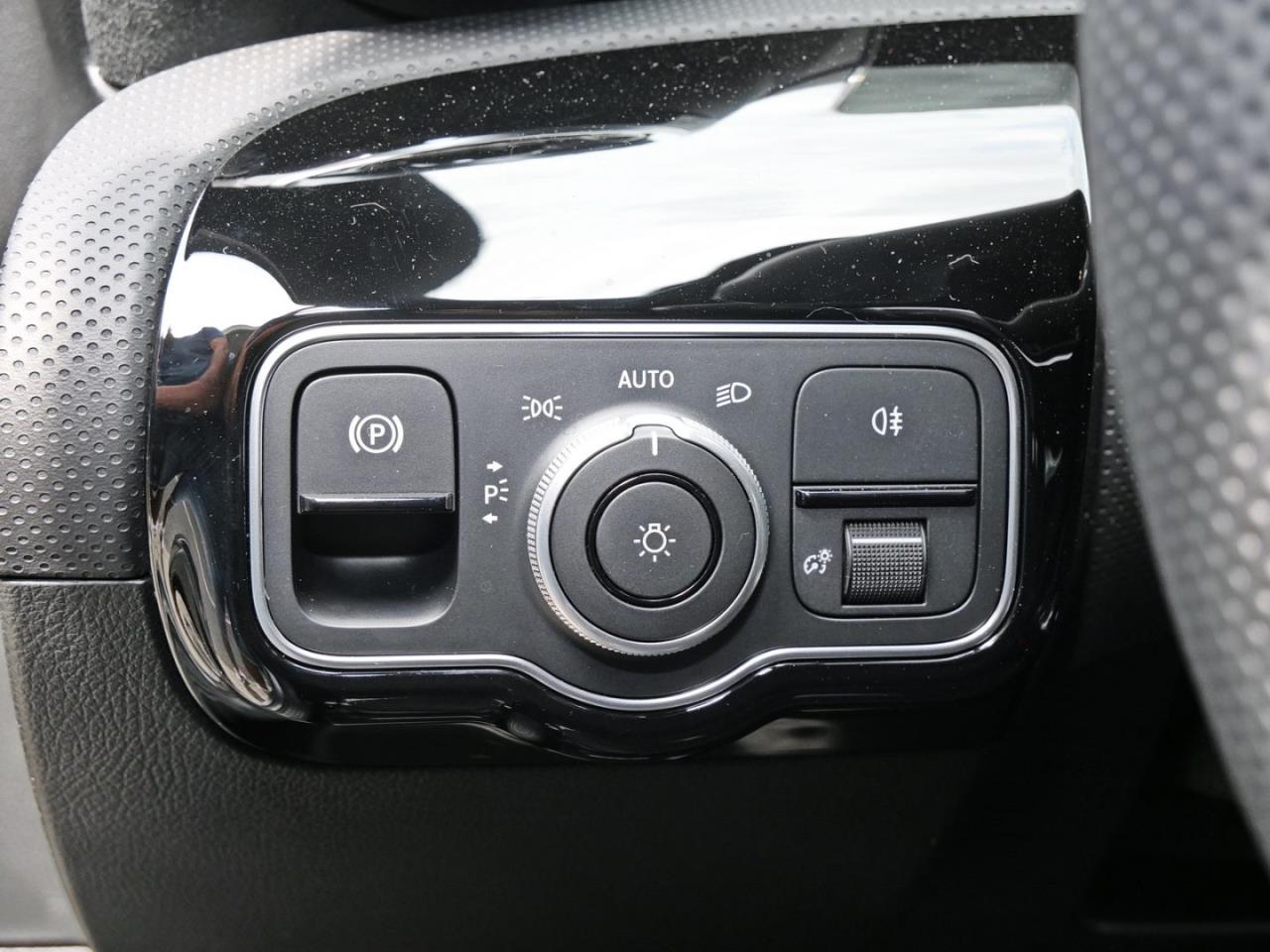 Mercedes-Benz A 200 AMG Night MBUXNavi-Prem. KeylessGo 360°