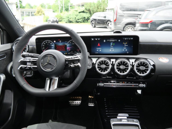 Mercedes-Benz A 200 AMG Night MBUXNavi-Prem. KeylessGo 360°