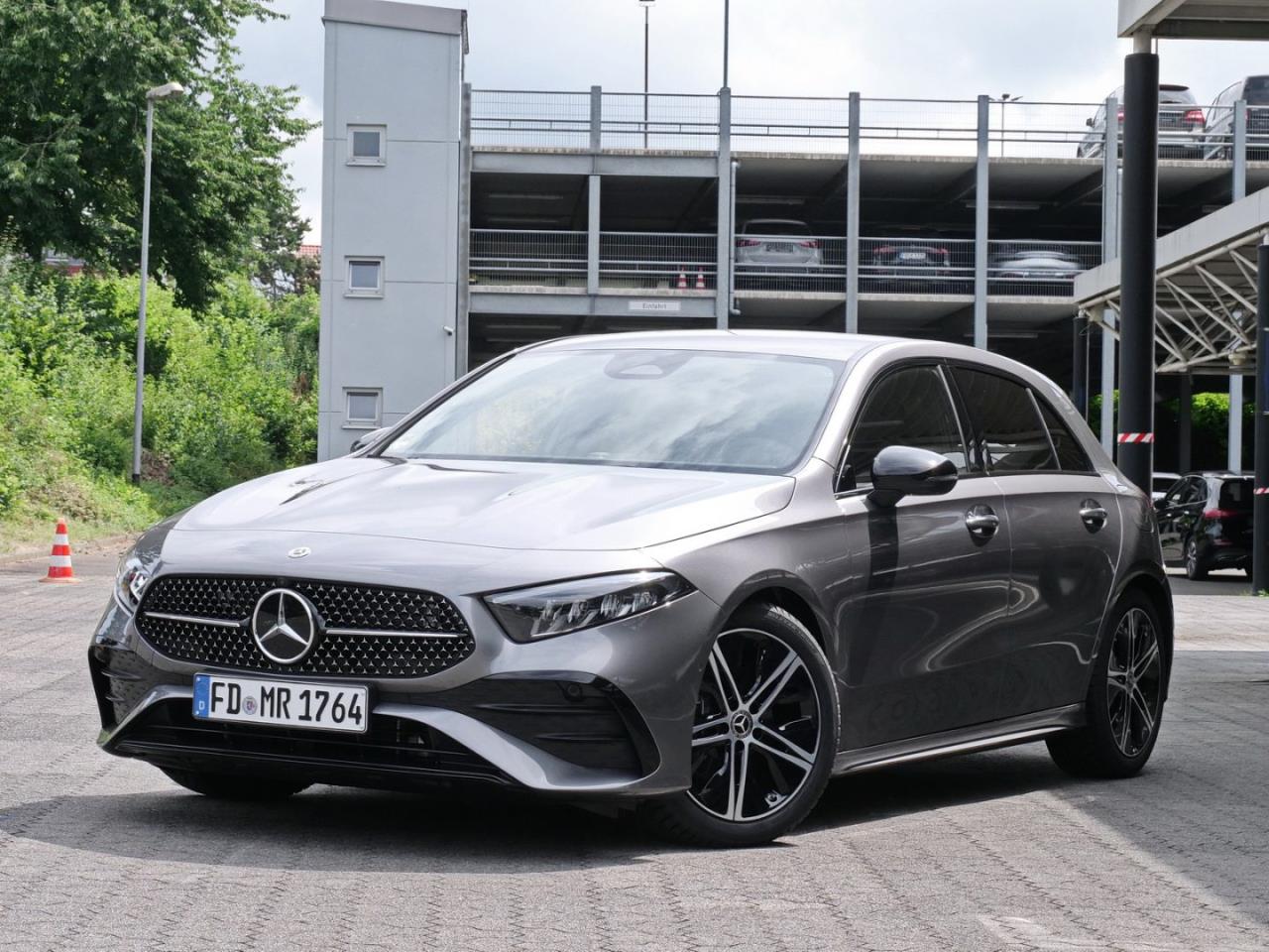Mercedes-Benz A 200 AMG Night MBUXNavi-Prem. KeylessGo 360°