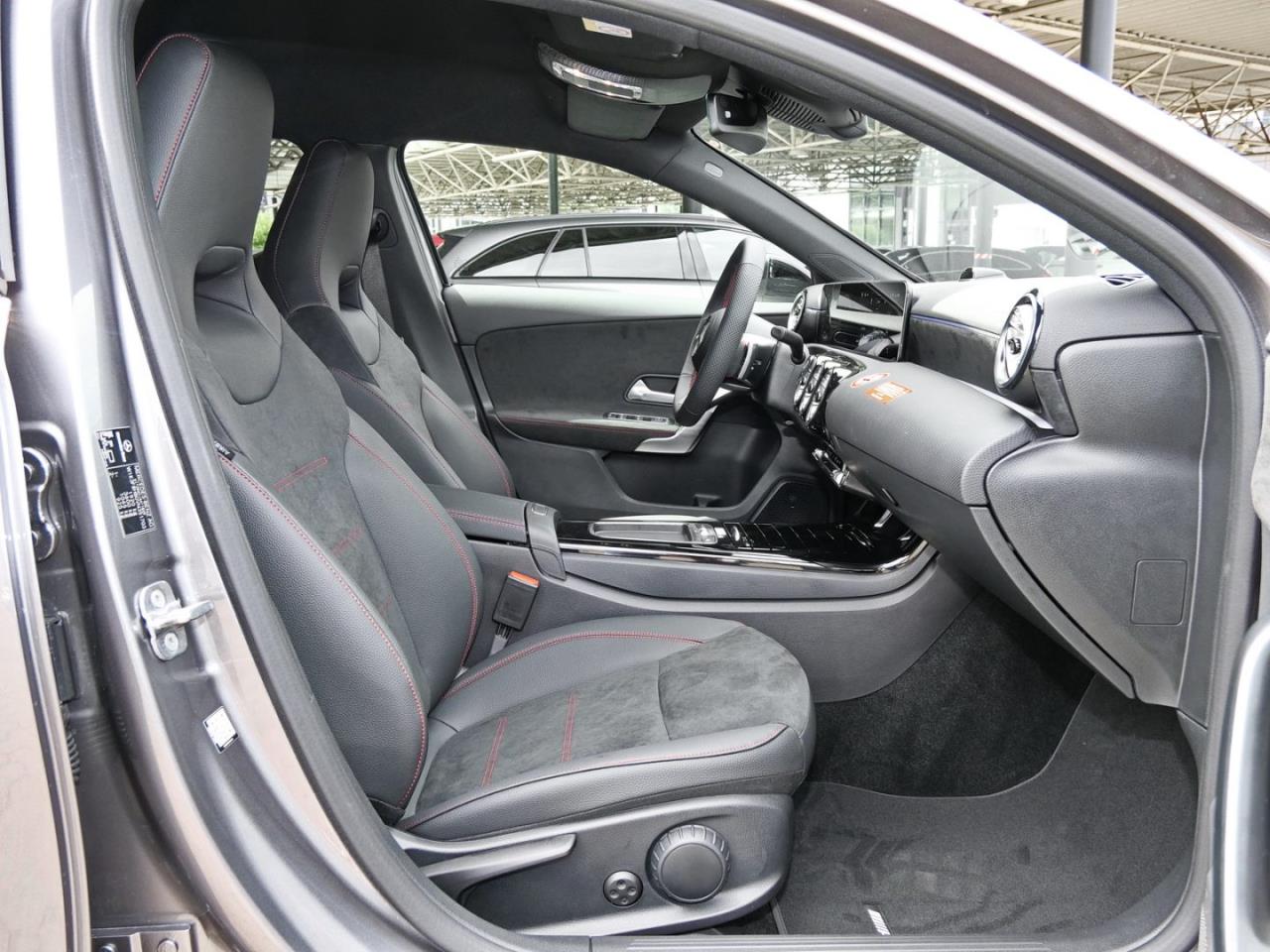 Mercedes-Benz A 200 AMG Night MBUXNavi-Prem. KeylessGo 360°