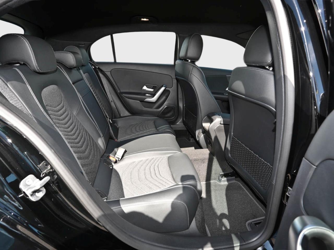 Mercedes-Benz A 200 Progressive Distronic Keyless Kamera ParkA