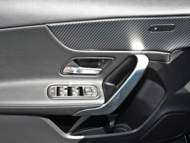 Mercedes-Benz A 200 Progressive Distronic Keyless Kamera ParkA