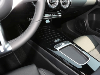 Mercedes-Benz A 200 Progressive Distronic Kamera Totwinkel