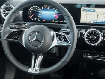 Mercedes-Benz A 200 Progressive Distronic MBUXNavi Kamera