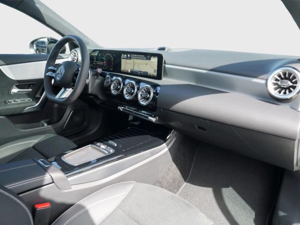 Mercedes-Benz A 200 AMG Advanced+ Night MBUX-Navi Panorama AHK