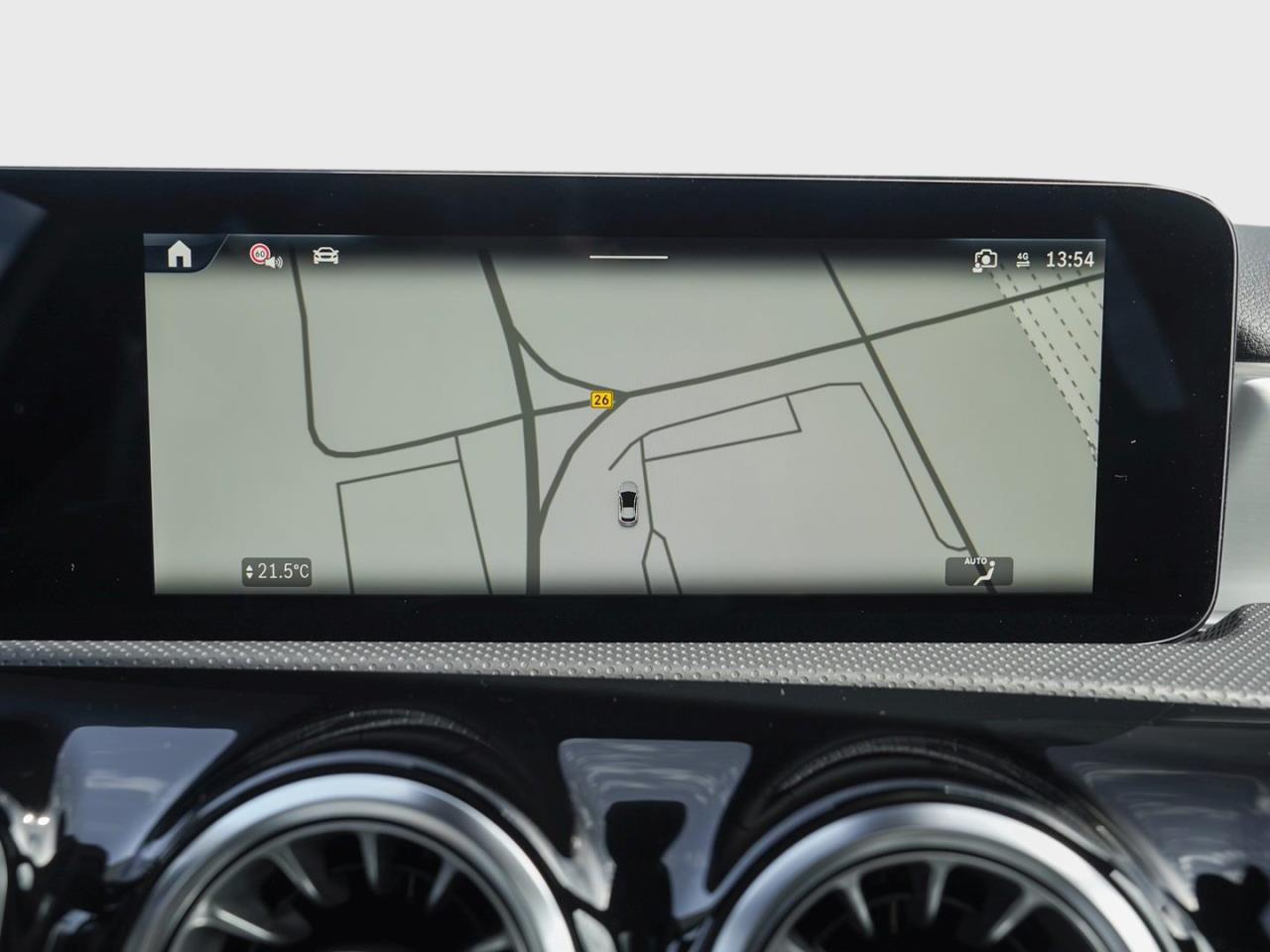 Mercedes-Benz A 200 AMG Advanced+ Night MBUX-Navi Panorama AHK