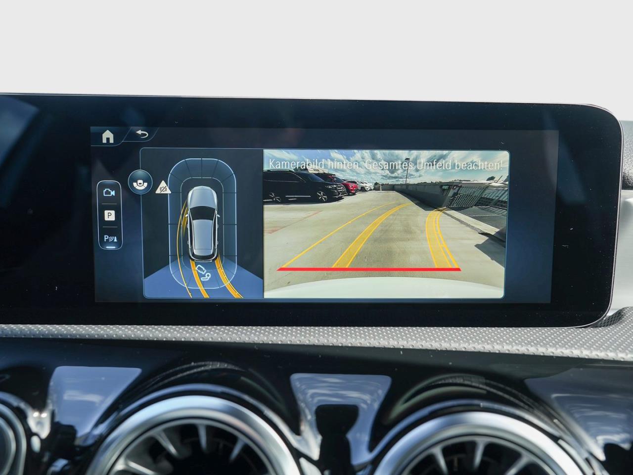 Mercedes-Benz A 200 AMG Advanced+ Night MBUX-Navi Panorama AHK
