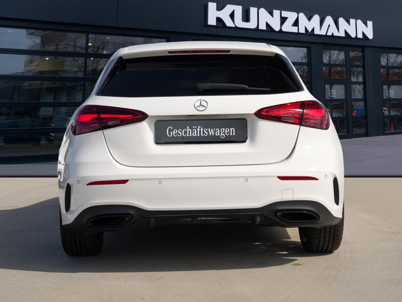 Mercedes-Benz A 200 AMG Advanced+ Night MBUX-Navi Panorama AHK