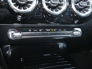 Mercedes-Benz A 220 d 4M AMG Night Distronic Kamera Head-Up