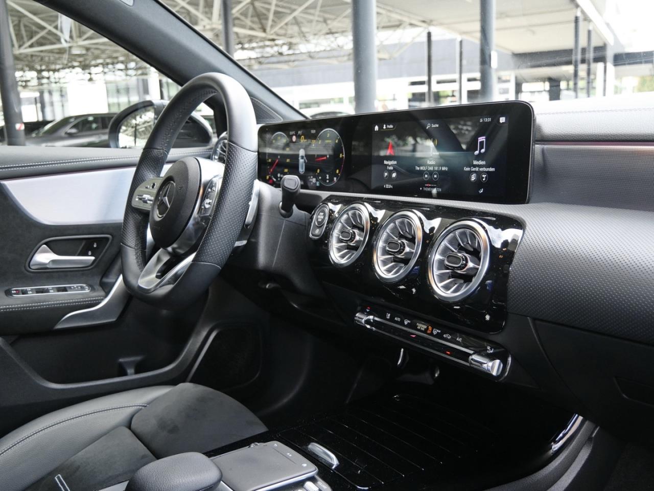 Mercedes-Benz A 220 d 4M AMG Night Distronic Kamera Head-Up