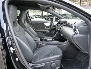 Mercedes-Benz A 220 d 4M AMG Night Distronic Kamera Head-Up
