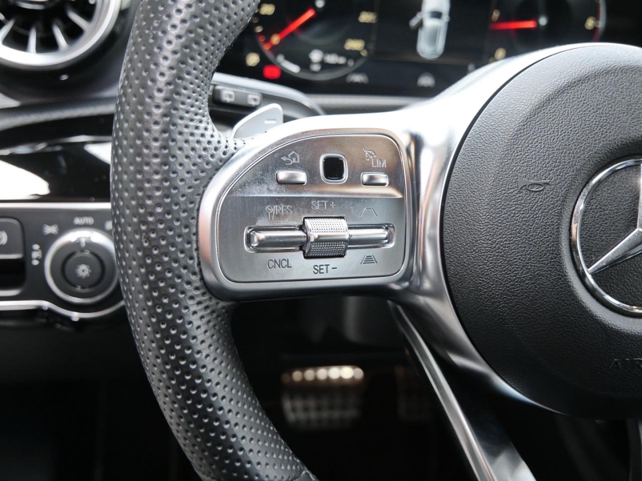 Mercedes-Benz A 220 d 4M AMG Night Distronic Kamera Head-Up