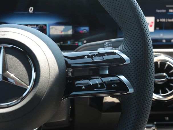 Mercedes-Benz A 220 d AMG Night Panorama Distronic 360°