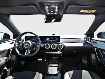Mercedes-Benz A 220 d AMG Night Panorama Distronic 360°