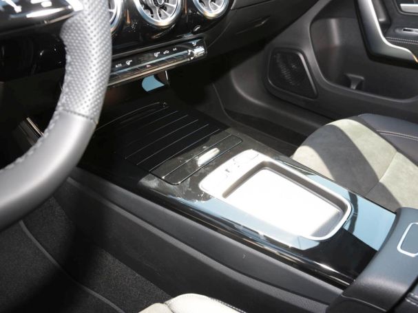 Mercedes-Benz A 220 d AMG Night Panorama Distronic 360°