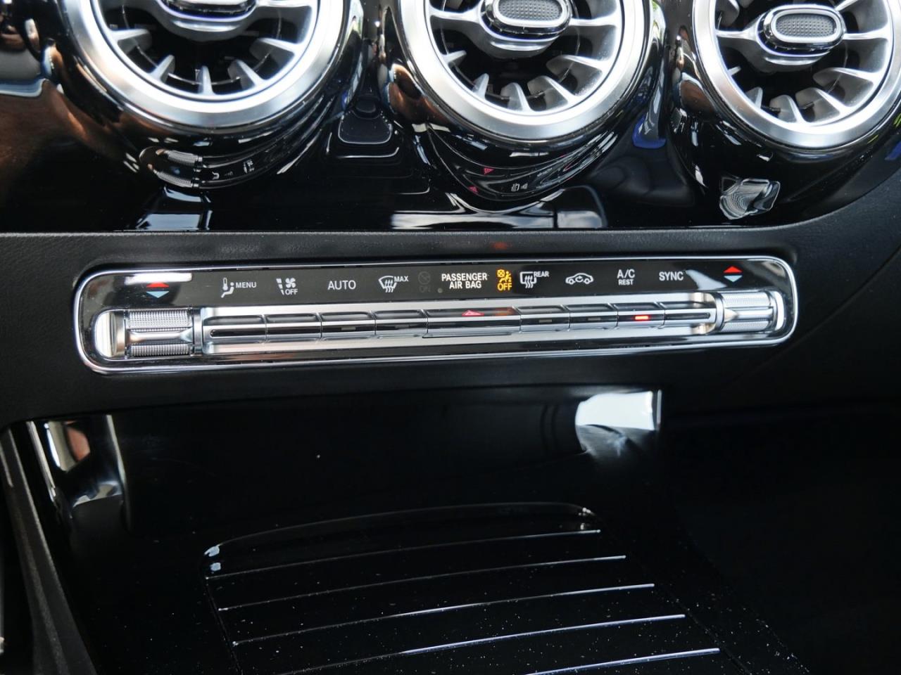 Mercedes-Benz A 220 d Progressive Night Totwinkel HUD 360°