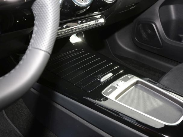 Mercedes-Benz A 220 d AMG Night Distronic HUD 360° AHK Panorama