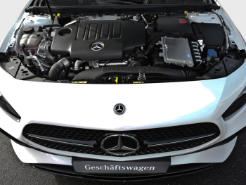 Mercedes-Benz A 220 d AMG Night Distronic HUD 360° AHK Panorama