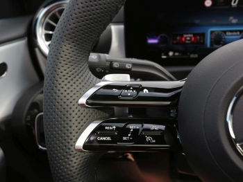 Mercedes-Benz A 220 d AMG Night Panorama Head-Up 360° AHK