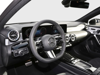 Mercedes-Benz A 220 d AMG Night Panorama Head-Up 360° AHK