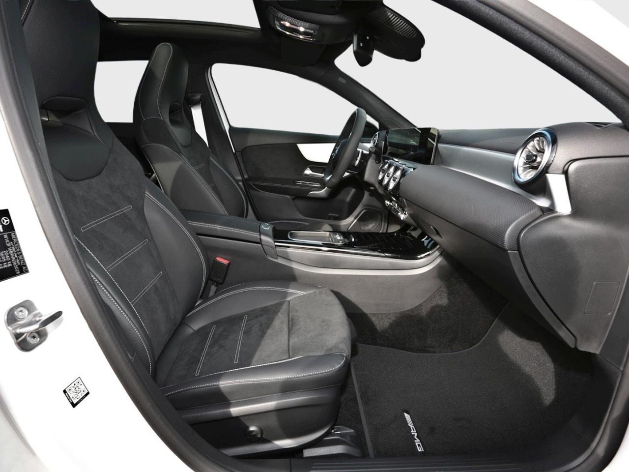 Mercedes-Benz A 220 d AMG Night Panorama Head-Up 360° AHK