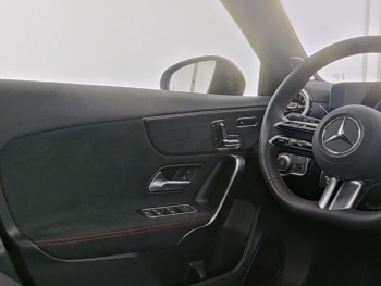 Mercedes-Benz A 250 4M AMG Night Panorama Memory Burmester 360°