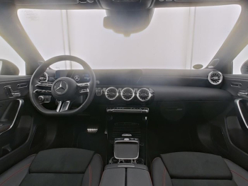 Mercedes-Benz A 250 4M AMG Night Panorama Memory Burmester 360°