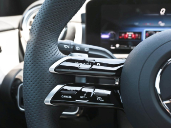 Mercedes-Benz A 250 4MATIC AMG Night Panorama 360° AHK HeadUp