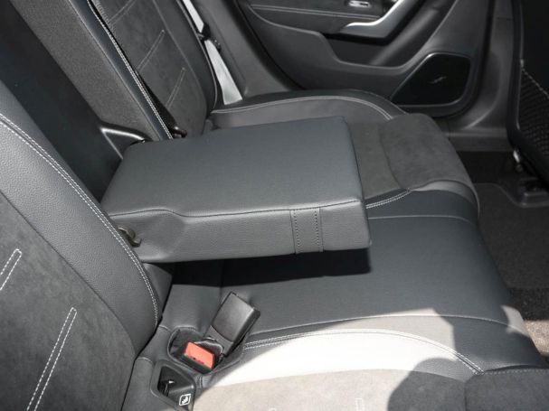 Mercedes-Benz A 250 4MATIC AMG Night Panorama 360° AHK HeadUp