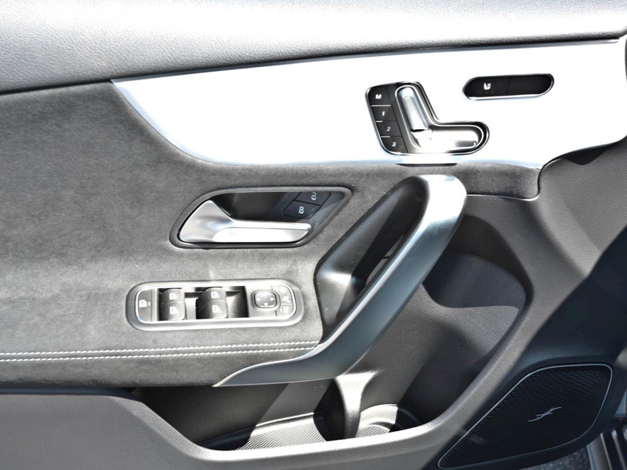 Mercedes-Benz A 250 4MATIC AMG Night Panorama 360° AHK HeadUp