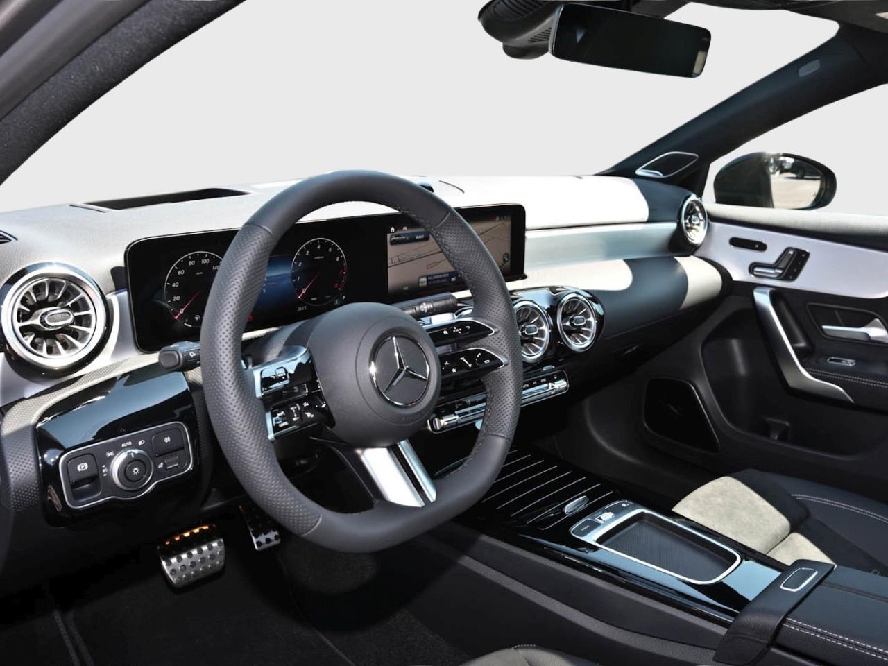 Mercedes-Benz A 250 4MATIC AMG Night Panorama 360° AHK HeadUp