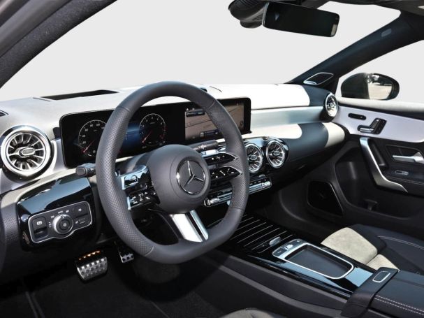 Mercedes-Benz A 250 4MATIC AMG Night Panorama 360° AHK HeadUp