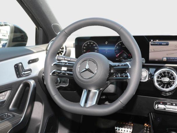 Mercedes-Benz A 250 4MATIC AMG Night Panorama 360° AHK HeadUp