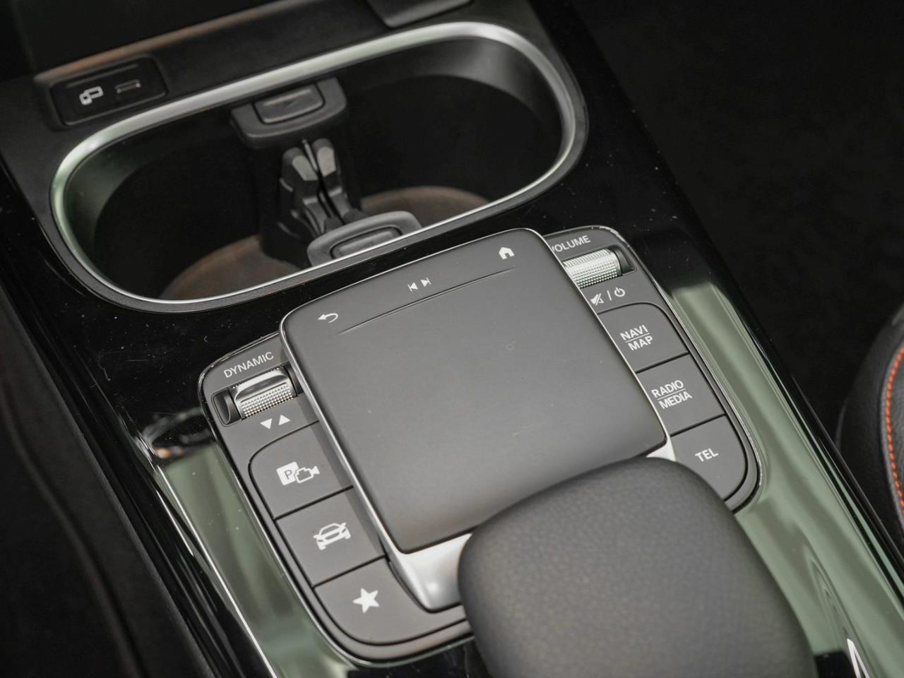 Mercedes-Benz A 250 e  AMG Navi Panorama BusinessP SpurhalteA