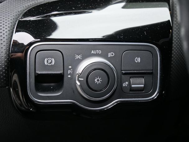 Mercedes-Benz A 250 e  Progressive Distronic Kamera Spiegel-P