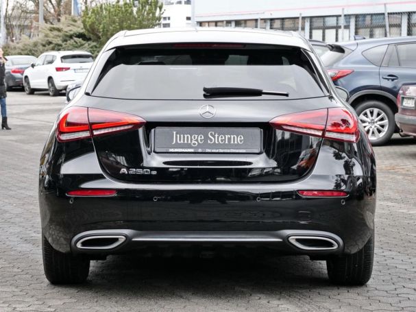 Mercedes-Benz A 250 e  Progressive Distronic Kamera Spiegel-P