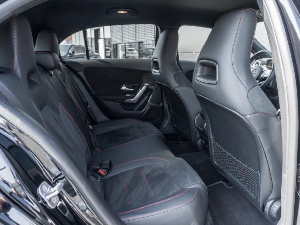 Mercedes-Benz A 250 e AMG Night Navi SpurhalteA PublicCharging