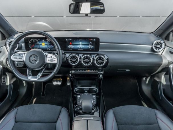 Mercedes-Benz A 250 e AMG Night Navi SpurhalteA PublicCharging