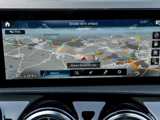 Mercedes-Benz A 250 e AMG Night Navi SpurhalteA PublicCharging