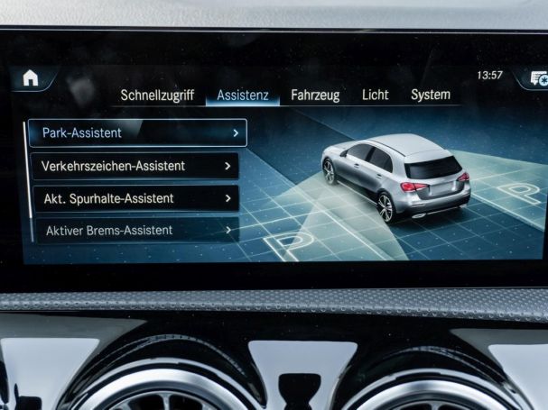 Mercedes-Benz A 250 e AMG Night Navi SpurhalteA PublicCharging