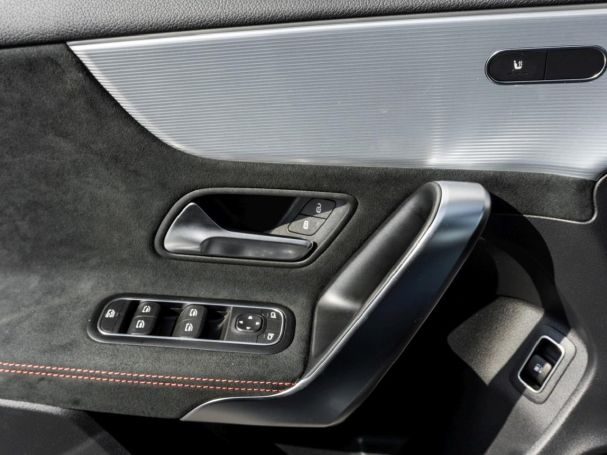 Mercedes-Benz A 250 e AMG Night Navi SpurhalteA PublicCharging