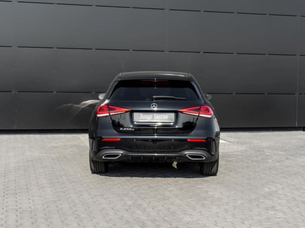 Mercedes-Benz A 250 e AMG Night Navi SpurhalteA PublicCharging