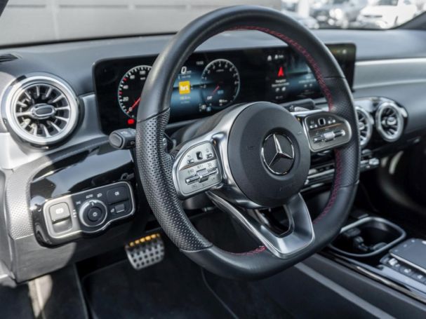 Mercedes-Benz A 250 e AMG Night Navi SpurhalteA PublicCharging