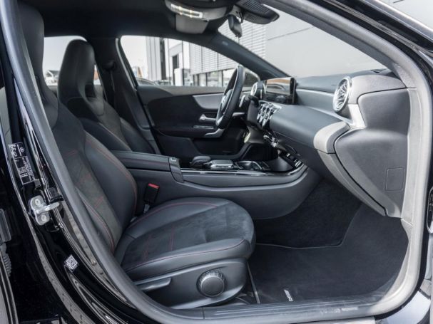 Mercedes-Benz A 250 e AMG Night Navi SpurhalteA PublicCharging