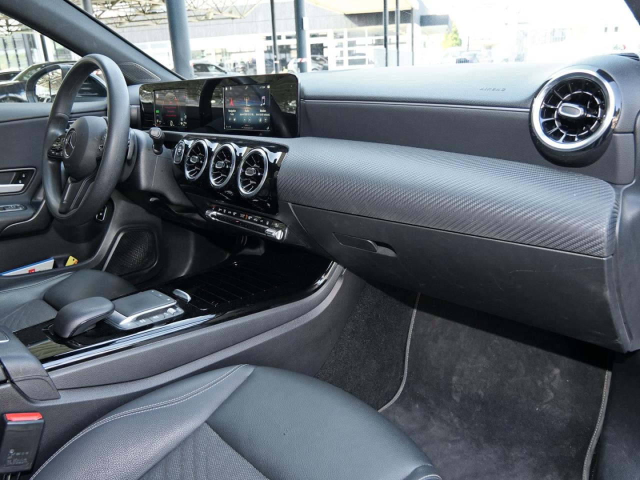 Mercedes-Benz A 250 e  Style MBUX Navi+ Kamera Spurhalte SHZ