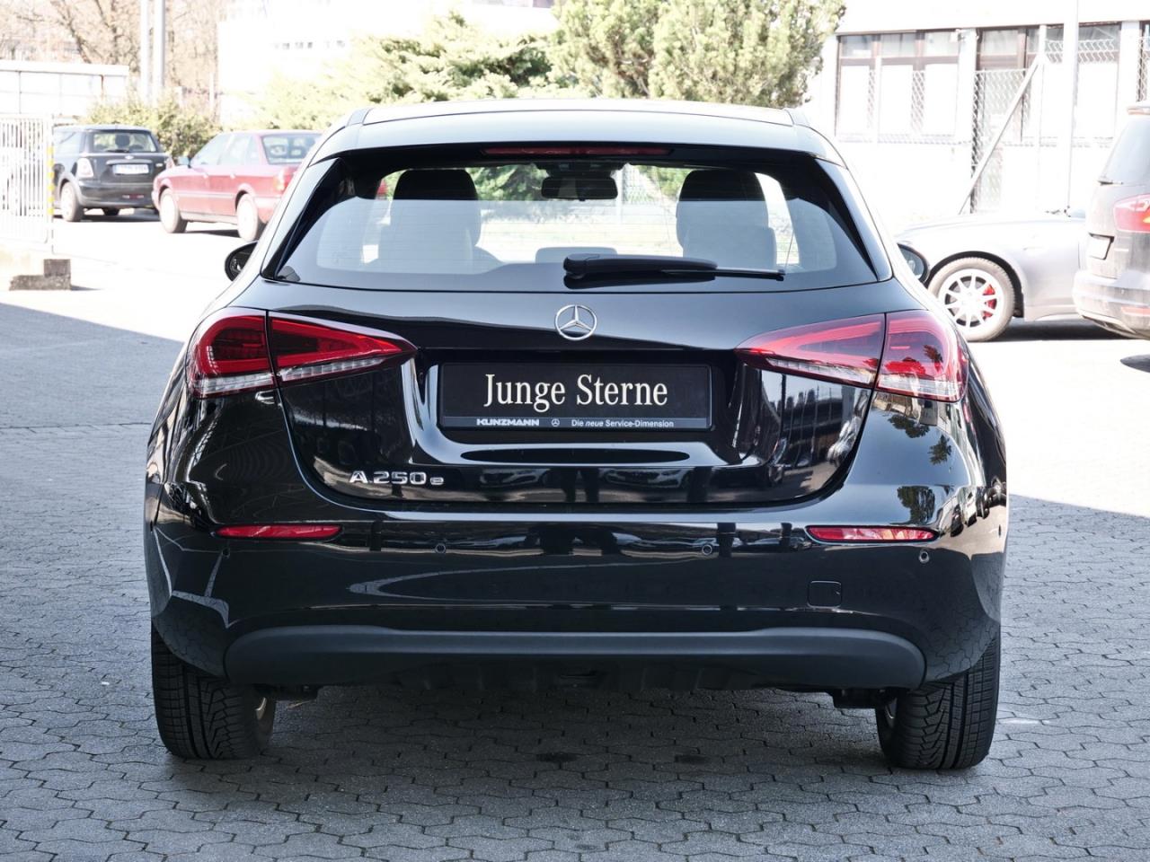 Mercedes-Benz A 250 e  Style MBUX Navi+ Kamera Spurhalte SHZ