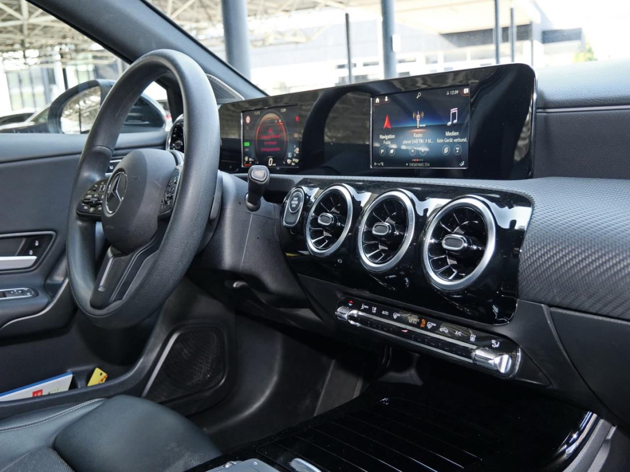 Mercedes-Benz A 250 e  Style MBUX Navi+ Kamera Spurhalte SHZ