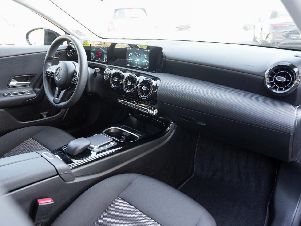 Mercedes-Benz A 250 e  MBUX Navi Klima SHZ SpurhaltePaket